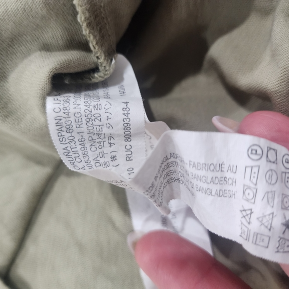 Zara- Boys Size 10, Beach🏄‍♂️ Theme Khaki T-Shirt - W/ Removable Surfboard - Picture 14 of 16